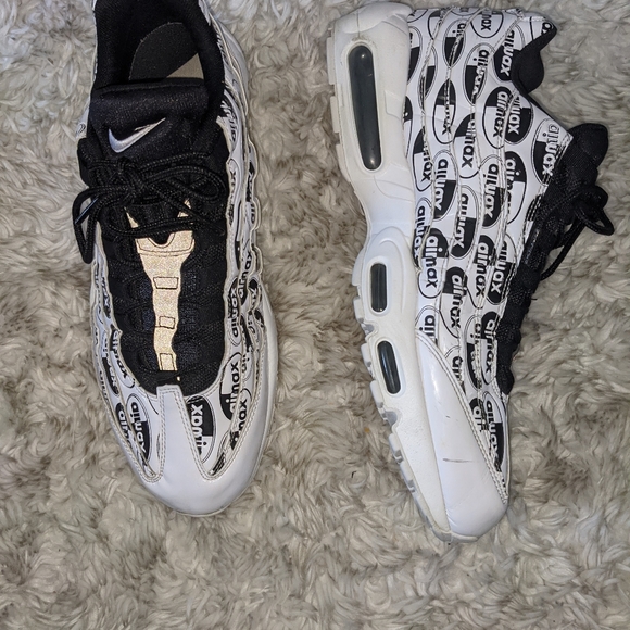 Sold!! Nike Air Max 95 Logo Sneaker - Picture 7 of 8